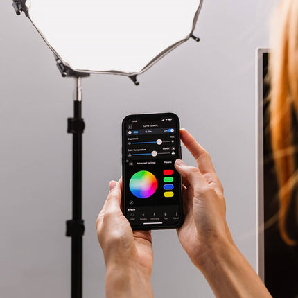 Lume Cube XL RGB LED Monolight Luz RGB 5625 Lux CCT 2700-7500K con Difusor y Reflector