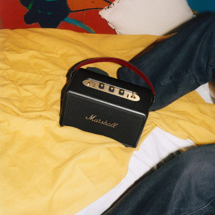 Marshall Kilburn III Altavoz Bluetooth portátil negro y latón 50W IP54 50h reproducción