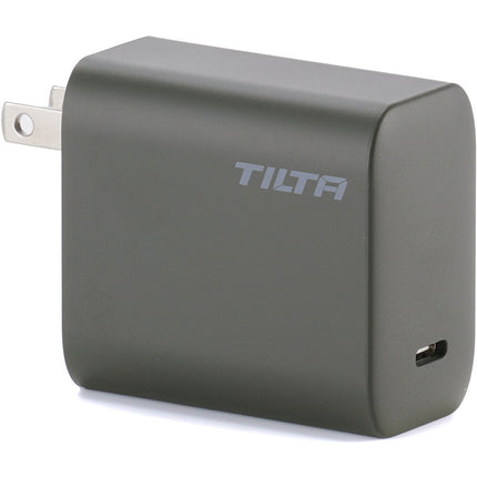 Tilta Adaptador de corriente USB-C 65W verde con enchufe US fijo