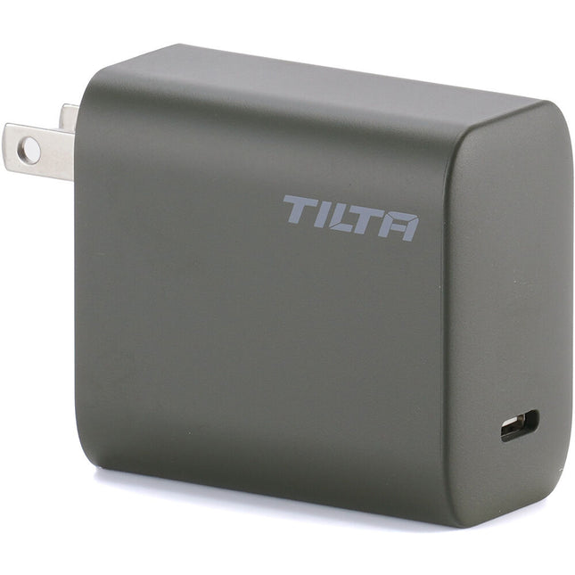 Tilta Adaptador de corriente USB-C 65W verde con enchufe US fijo