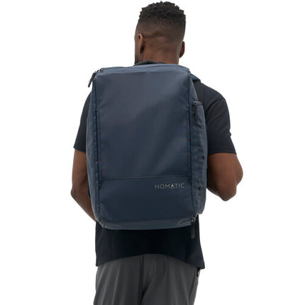 Nomatic Travel Bag V2 Mochila de Viaje 30L con Bolsillo Acolchado y Cinturón de Cintura