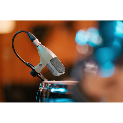 Sennheiser MD 421 KOMPAKT Micrófono Dinámico Cardioide 30Hz-17kHz con Abrazadera para Batería