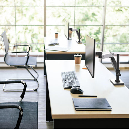 Ergotron LX Pro Brazo de Escritorio con Poste Alto Soporta Pantallas de 34" y 22 lb Mat Negro