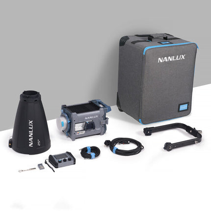 Nanlux Evoke 600C RGB Foco LED con Controlador Cableado 24620 Lux 25° Reflector