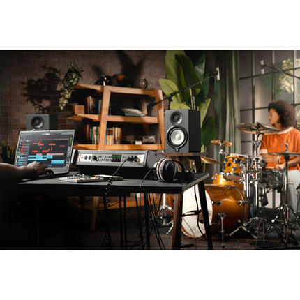 Universal Audio Volt 876 interfaz de audio USB-C 24x28 AC Powered 32-Bit 192kHz