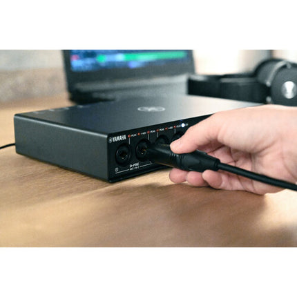 Yamaha URX44C Interfaz de Audio USB-C 6x4 32-Bit 192kHz 4 Entradas Combo