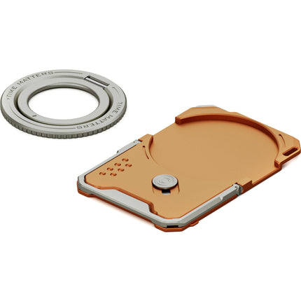 Tilta Khronos Placa Magnética Multifuncional para iPhone 17 Pro Soporte Kickstand Mejorado Color Naranja