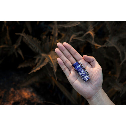 Olight Baton 4 Linterna Recargable Azul 1300 Lúmenes Cable Magnético