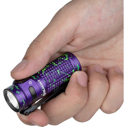 Olight Baton 4 Premium Edition Linterna LED 1300 lúmenes batería 5000mAh carga inalámbrica