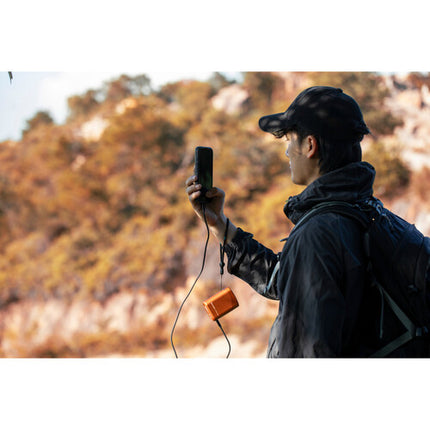 Olight Baton 4 Premium Edition Linterna LED 1300 Lúmenes Estuche Carga Inalámbrica 5000mAh