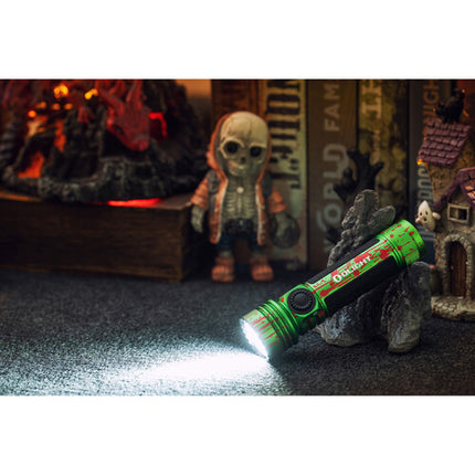 Olight Seeker 4 Pro Linterna LED Recargable 4600 Lúmenes con Funda y Carga USB-C