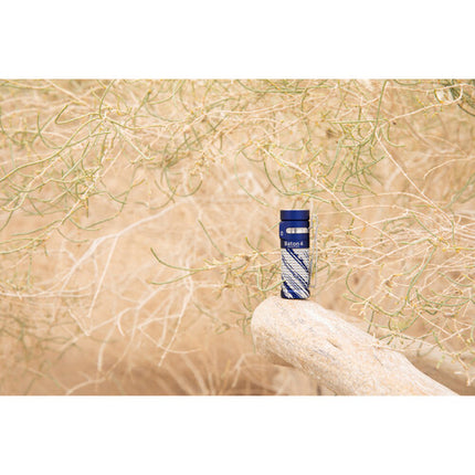 Olight Baton 4 Linterna Recargable 1300 Lúmenes IPX8 con Cable Magnético