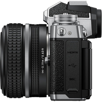 Nikon Zfc Cámara Sin Espejo 20.9MP 4K Silver con Pantalla Táctil