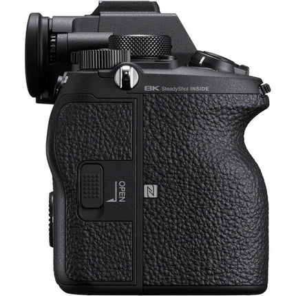 Sony a1 Cámara Sin Espejo 50MP 30fps con Lente 50mm f/1.4 y Kit Básico