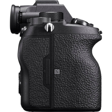 Sony a7R IVA Cámara Sin Espejo 61MP 4K 50mm f1.4 con Accesorios Básicos