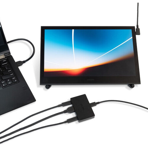 Wacom Kit Adaptador de HDMI a USB-C con cables de 6 pies y puerto de carga USB-C
