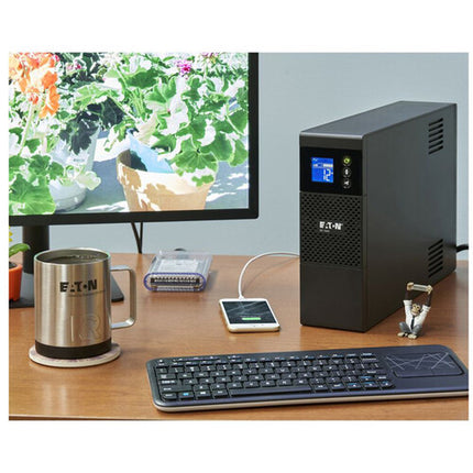 Tripp Lite Eaton 5S1500LCD UPS 1500VA 900W con pantalla LCD y batería reemplazable