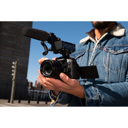 Panasonic LUMIX GH7 Cámara Sin Espejo con Lente Leica 12-60mm f/2.8-4 25.2MP 4K60 10-Bit