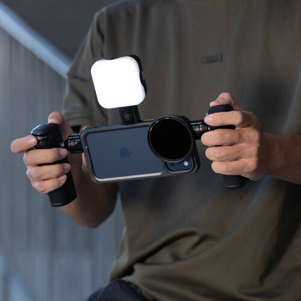 PGYTECH ProShot Jaula de Video para iPhone 17 Pro con 4 Puertos de Expansión y Correa integrada