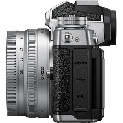 Nikon Zfc Cámara sin Espejo 20.9MP 4K UHD con Lente 16-50mm VR Crimson Red