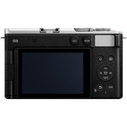 Panasonic LUMIX S9 Cámara Sin Espejo 24.2MP con Lente 18-40mm y Kit de Creación de Contenido