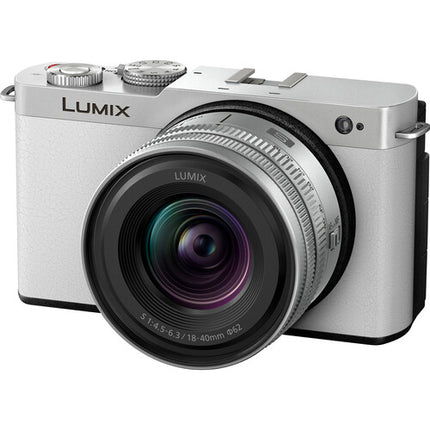 Panasonic LUMIX S9 Cámara Sin Espejo Full Frame 24.2MP con Lente 18-40mm y Kit Básico