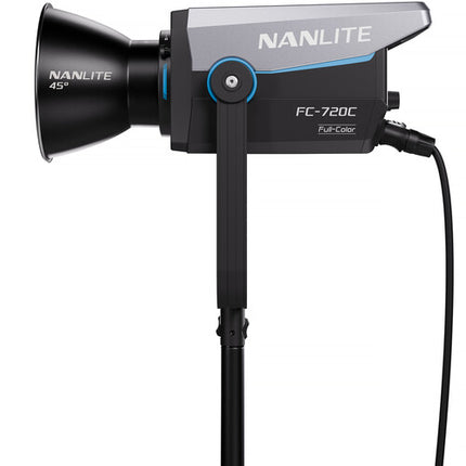 Nanlite FC720C Spotlight LED RGB para video 119000 Lux 2400-12000K con reflector y estuche