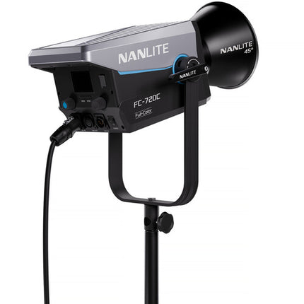 Nanlite FC720C Spotlight LED RGB para video 119000 Lux 2400-12000K con reflector y estuche