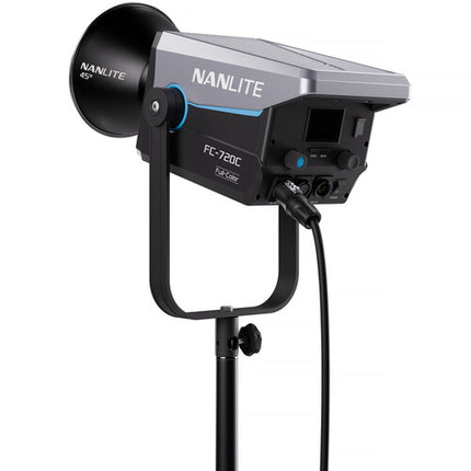 Nanlite FC720C Spotlight LED RGB para video 119000 Lux 2400-12000K con reflector y estuche