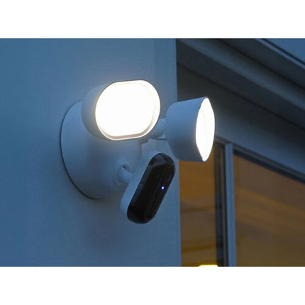 Arlo 2K Cámara Exterior con Foco Cableada Visión Nocturna 2560x1440 2000 Lúmenes
