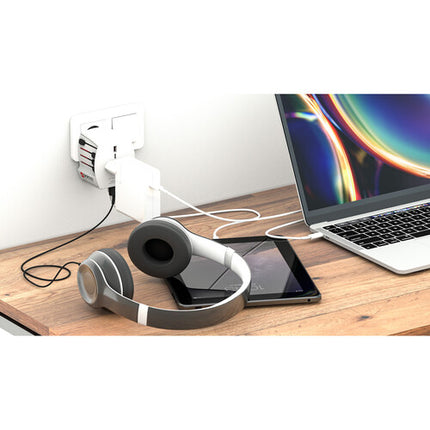 SKROSS MUV Adaptador de Corriente Universal con USB 15W USB-C y 12W USB-A