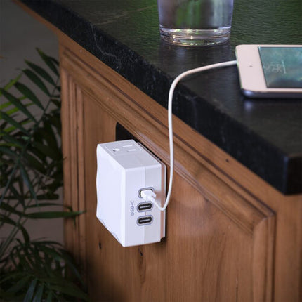 CyberPower P2WUC3 protector contra sobretensiones para hogar y oficina 2 tomas 3 puertos USB-C 30W 500 julios blanco