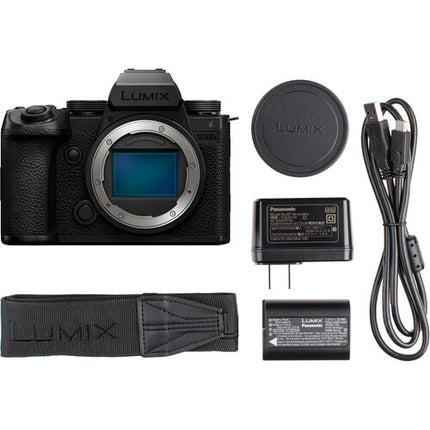 Panasonic LUMIX S5 IIX Cámara sin Espejo Full Frame 24.2MP 6K30p Kit Essentials+