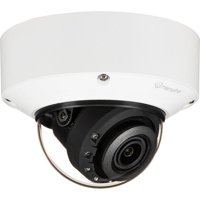 Hanwha Vision XNV-A8084R Cámara domo de red exterior 5MP con visión nocturna lente varifocal motorizada 3.3-9.3mm y montaje incluido