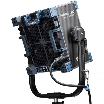 Nanlux Matrix 2500C Foco LED RGB Multi Fuente 86130 Lux 16-48° Lens