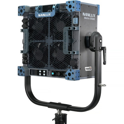 Nanlux Matrix 2500C Foco LED RGB Multi Fuente 86130 Lux 16-48° Lens