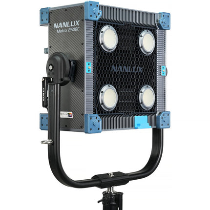 Nanlux Matrix 2500C Foco LED RGB Multi Fuente 86130 Lux 16-48° Lens