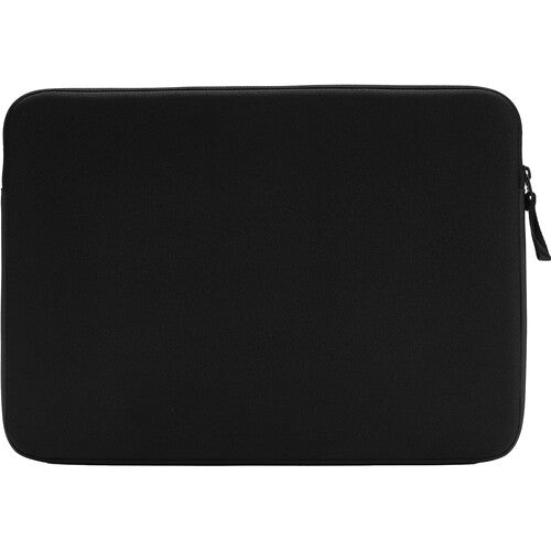 Incase A.R.C. Funda para portátil 16" Negra con revestimiento repelente al agua y almacenamiento oculto para AirTag