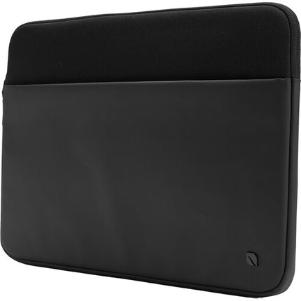 Incase A.R.C. Funda para portátil 16" Negra con revestimiento repelente al agua y almacenamiento oculto para AirTag