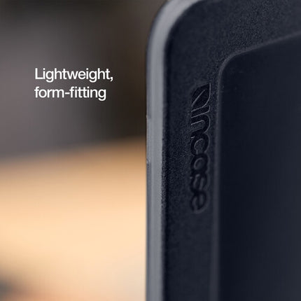 Incase Edge Funda Protectora Dura para MacBook Pro 14" M3 Negra