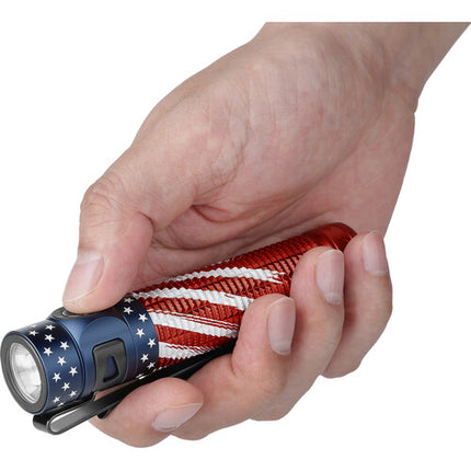 Olight Baton 4 Pro Linterna Recargable 1600 Lúmenes 3500mAh Stars & Stripes