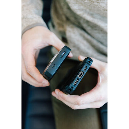 Urban Armor Gear SRGE Power Bank Rugged 10000mAh Carga Rápida 20W