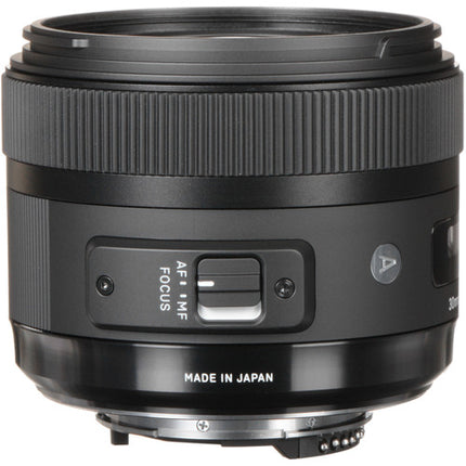 Sigma 30mm f/1.4 DC HSM Art objetivo para Nikon F refurbished con funda y parasol