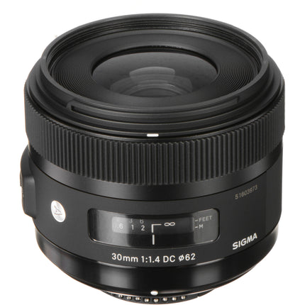 Sigma 30mm f/1.4 DC HSM Art objetivo para Nikon F refurbished con funda y parasol