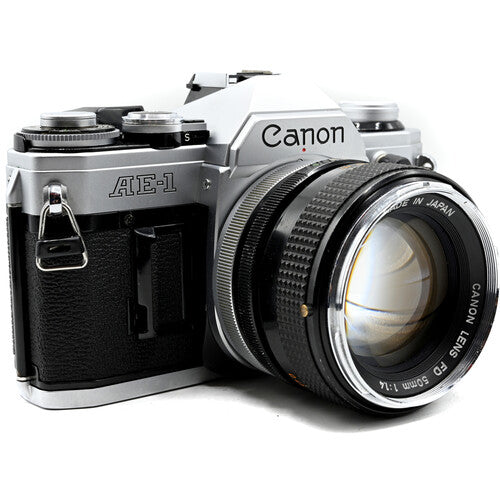 Canon AE-1 Cámara Analógica 35mm con Lente 50mm f/1.4 Cromada Renovada
