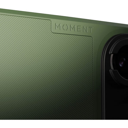 Moment Funda Cámara para iPhone 18 Pro Olive con Protección AirFlex y Montura T-Series