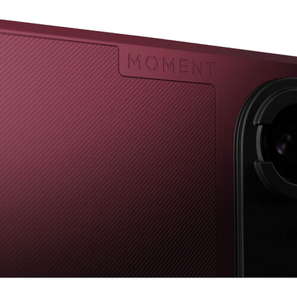 Moment Funda Cámara para iPhone 18 Pro Max Burgundy con Protección AirFlex y Montura T-Series