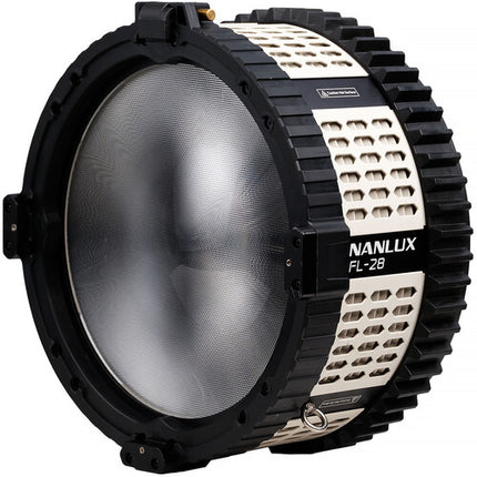 Nanlux Evoke 900C Foco LED RGB con lente Fresnel 17-43° kit trolley